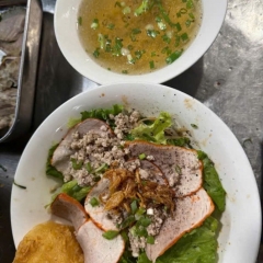 Quán Thuận Phát Mì Gia Phạm Văn Hai Tân Bình